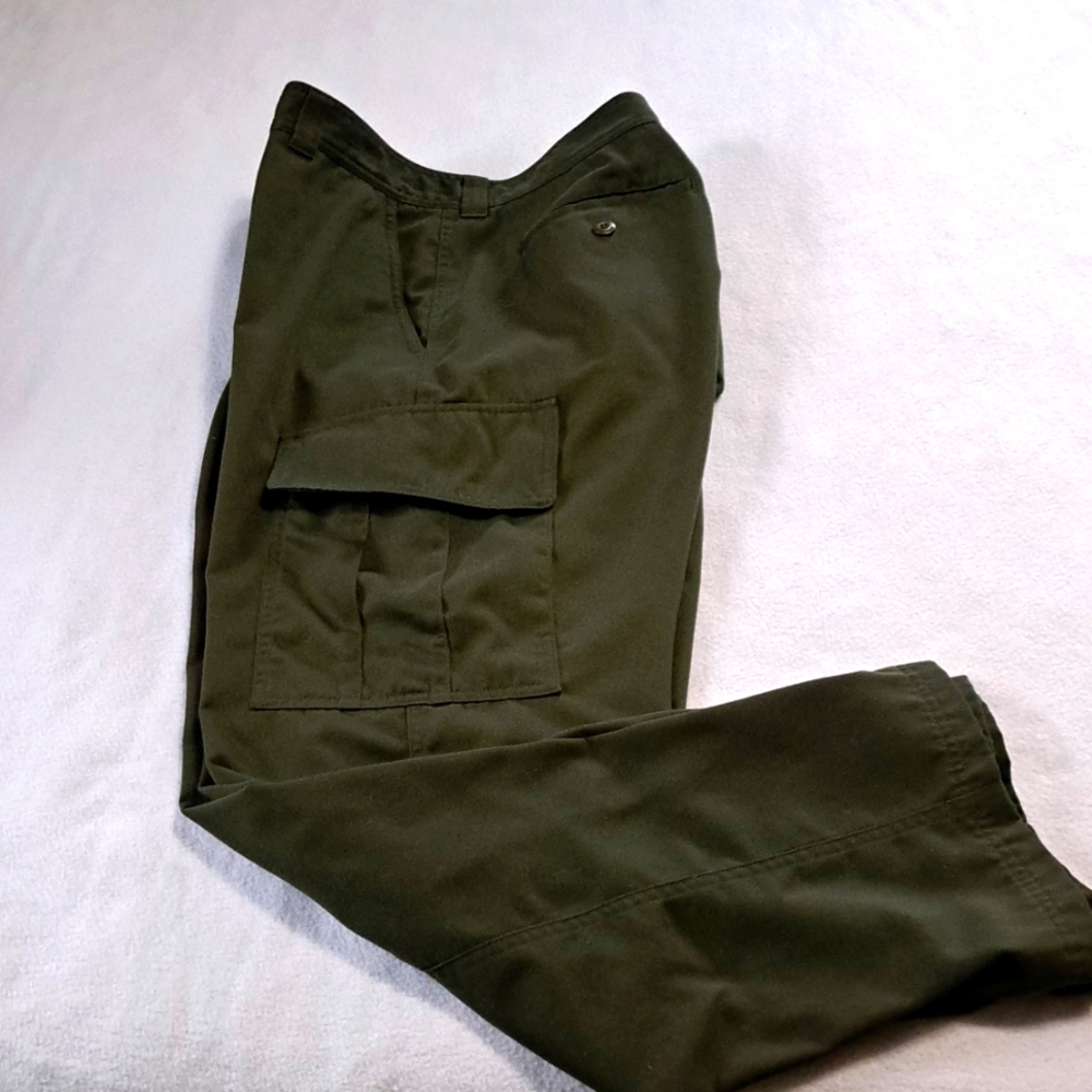 L.L.Bean Men's Cargo Pants 40x33 dark olive green
